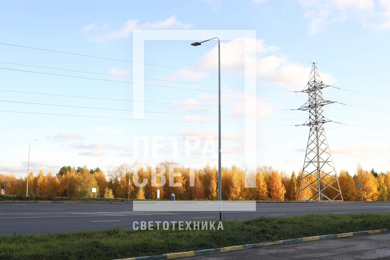 ОГК‐7 – это опора гранёная коническая высотой семь метров. Устанавливается на месте с помощью квадратного фланца на закладную деталь фундамента. На фото изображена опора, установленная в Нижнем Новгороде для освещения четырёхполосной автомобильной дороги.