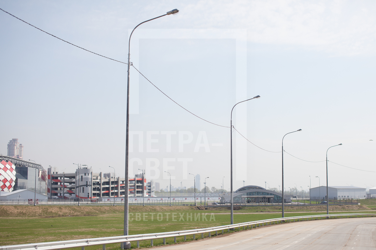 Силовые граненые опоры установлены для освещения прилегающей территории к стадиону Открытие арена г.Москва