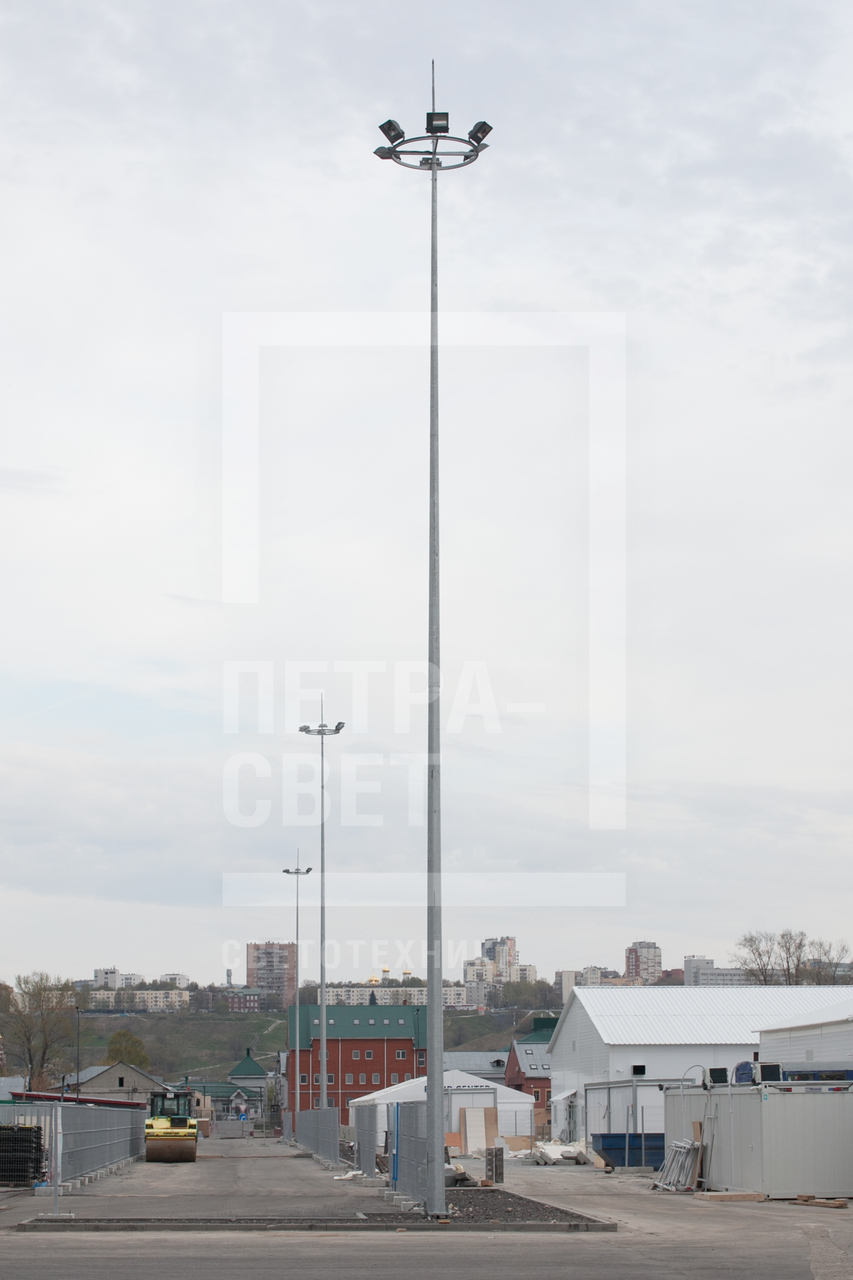 Территория вокруг стадиона Нижний Новгород, освещается комплексом высокомачтовых граненых оцинкованных опор освещения ОВС.