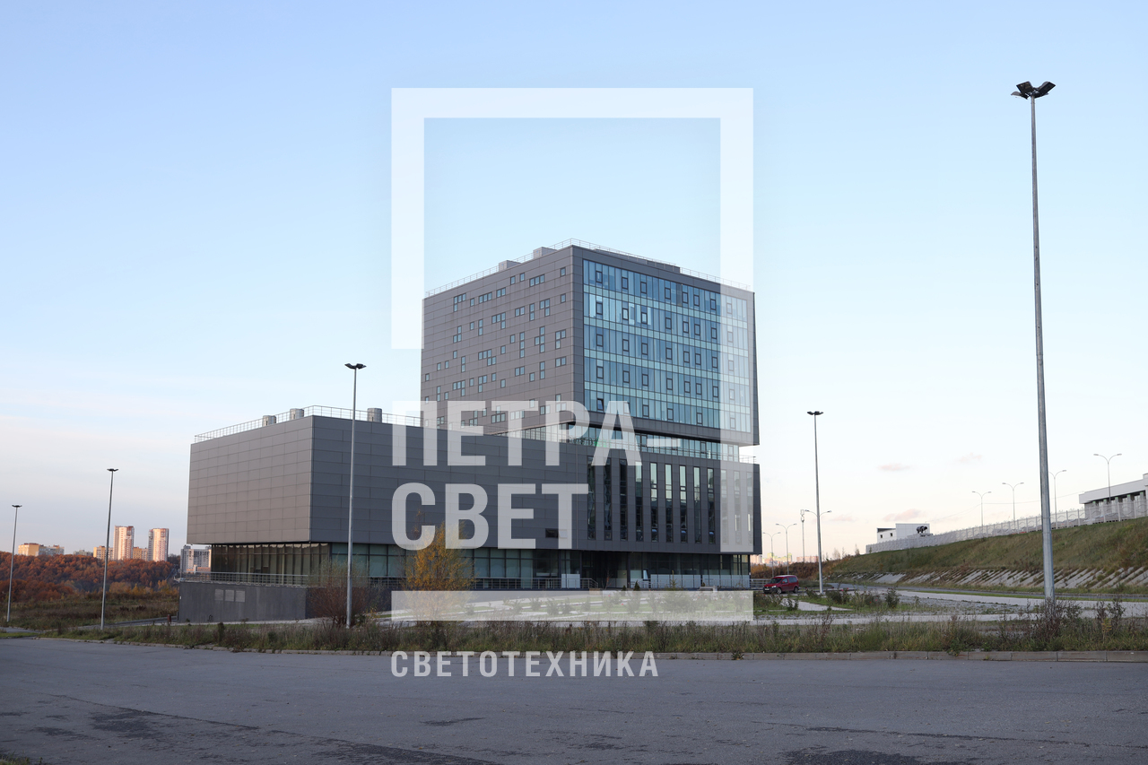 IT‐парк Анкудиновка в Нижнем Новгороде сдан в эксплуатацию летом 2015 года. Он расположен далеко от деловой части и центра города, однако это не сказывается на количестве людей и автомобилей, которые приезжают на объект. Поэтому проблема комфортного и эко