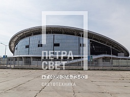 По периметру футбольного стадиона Казань Арена установлены мачты освещения с мобильной короной серии МГФ-35-М