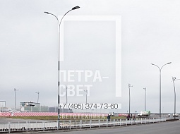 Спортивные объекты, торговые центры, административные и общественные здания нуждаются в развитой прилегающей транспортной инфраструктуре. Безопасность перемещения по прилегающим площадкам в тёмное время суток обеспечивается качественным освещением. На вновь построенном стадионе в Нижнем Новгороде для строительства системы уличного освещения применяются опоры типа НФГ‐11,5.
