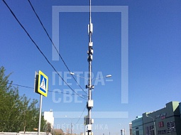 Мачта связи установленная в г.Москва у ТЦ Авиапарк. Отклонение вершины данной опоры не может превышать 1/100 от общей высоты сооружения по СНиП II - 23-81.