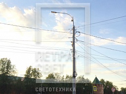 Опора ОСф-1000-9,0 с нагрузкой 1тонна и высотой 9м, в центре города.  Пл.Минина г.Нижний Новгород