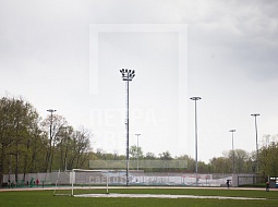 Комплекс мачт ОВС-25 с лестницей, стационарной короной и площадкой обслуживания установлены в спортивной зоне парка Останкино в г.Москва.